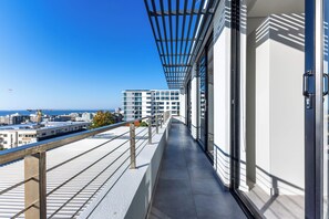 Property grounds - Sea views on High Level-Sea Point (Cape Town)