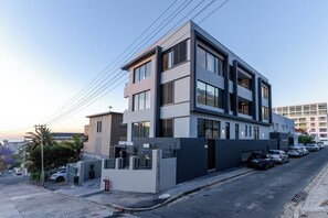 Exterior - Sea views on High Level-Sea Point (Cape Town)