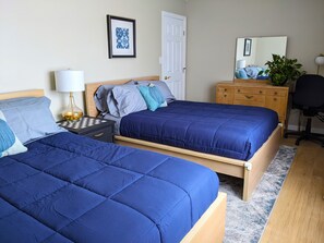 4 bedrooms, desk, iron/ironing board, free WiFi - Modern 4/3 Imperial Beach <2mi to Silver Strand Bike Path + Pier, WiFi, AC, W/D (San Diego)