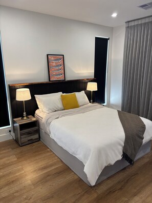 4 室のベッドルーム、アイロン / アイロン台、WiFi、ベッドシーツ