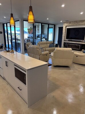 Interior - Tranquility By The Beach Wallaroo Water Front Property (Wallaroo)