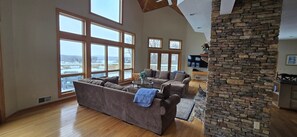 TV, fireplace, table football, ping pong - Endless Lake Views | Hot Tub + Game Room (Oakland)