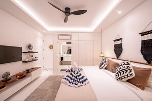 Deluxe Villa, 3 Bedrooms, Pool View | Egyptian cotton sheets, premium bedding, in-room safe, desk - Villa Samyati Kerobokan (Seminyak)