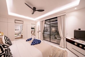 Deluxe Villa, 3 Bedrooms, Pool View | Egyptian cotton sheets, premium bedding, in-room safe, desk - Villa Samyati Kerobokan (Seminyak)