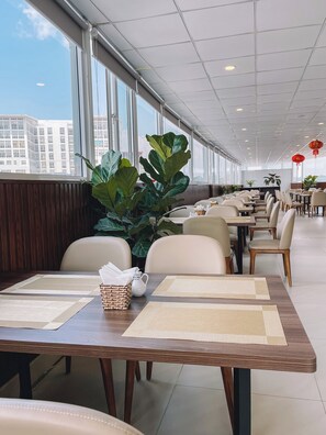 Free daily buffet breakfast  - Dalat Paradise Hotel (Da Lat)