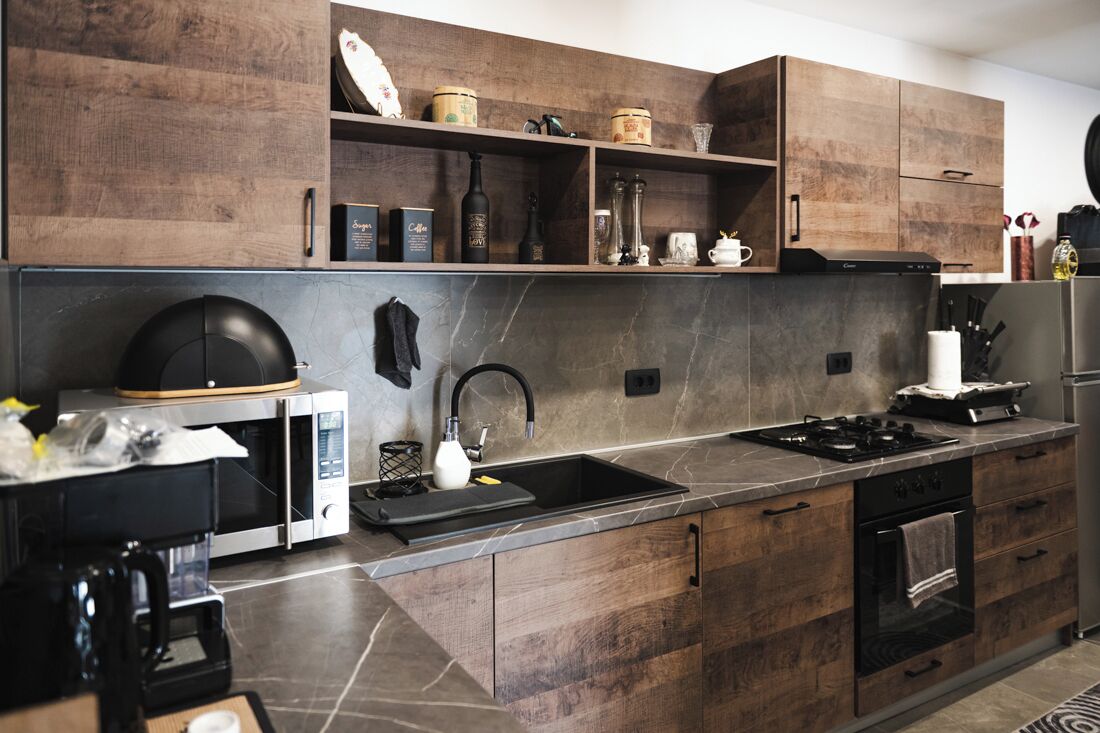 雪櫃、微波爐、焗爐、爐具