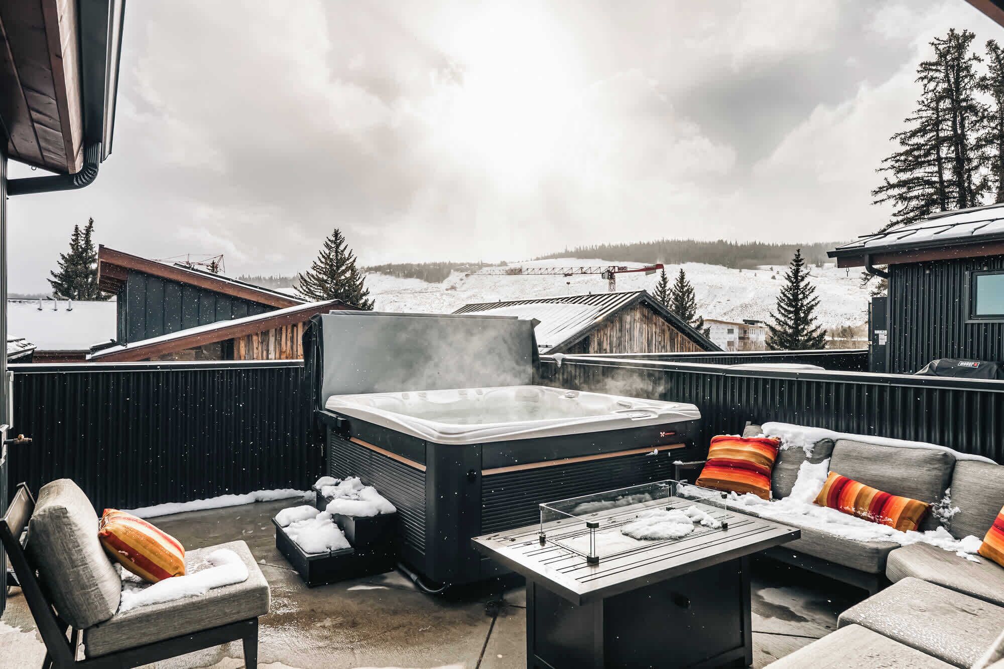 Tina de hidromasaje al aire libre