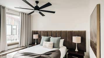 3 Schlafzimmer, Schreibtisch, Bügeleisen/Bügelbrett, kostenloses WLAN