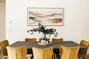 Dining - Modern Mountain Townhome | Rooftop Hot Tub (Silverthorne)