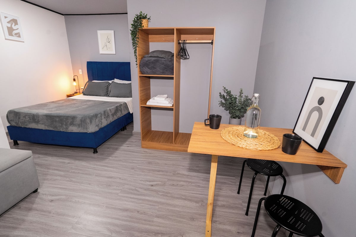 Laptop workspace, free WiFi