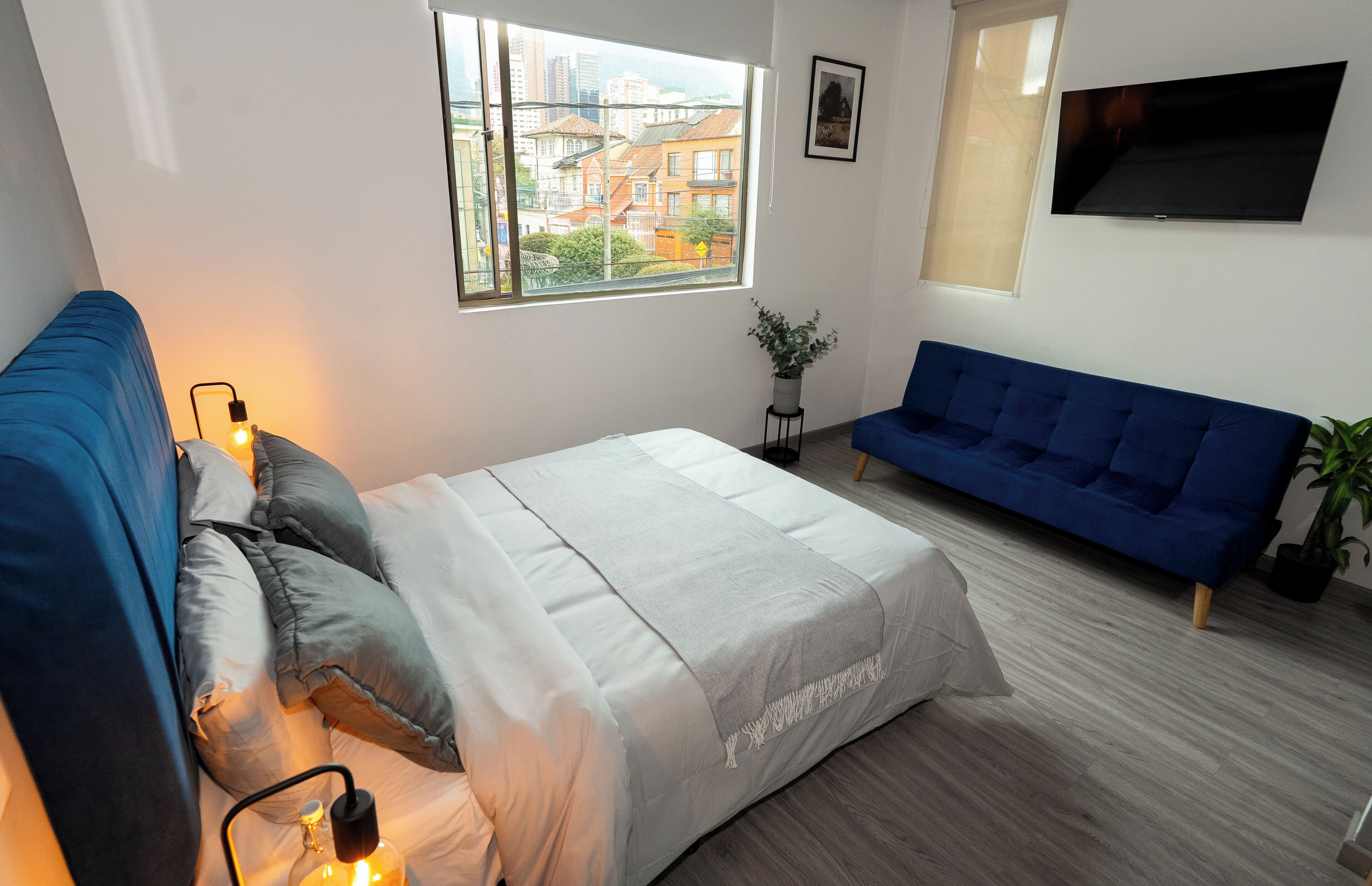 Laptop workspace, free WiFi