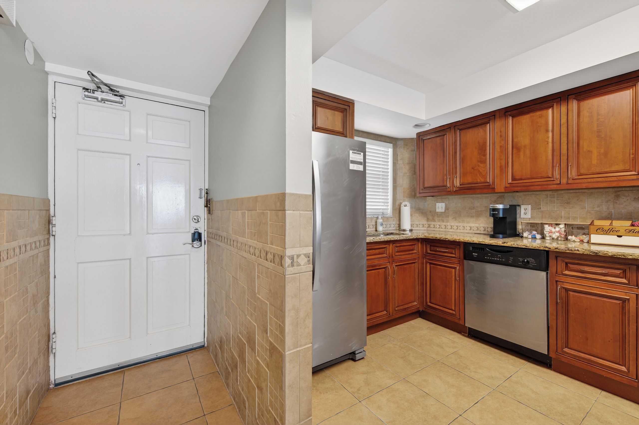 冰箱、微波炉、烤箱、炉灶