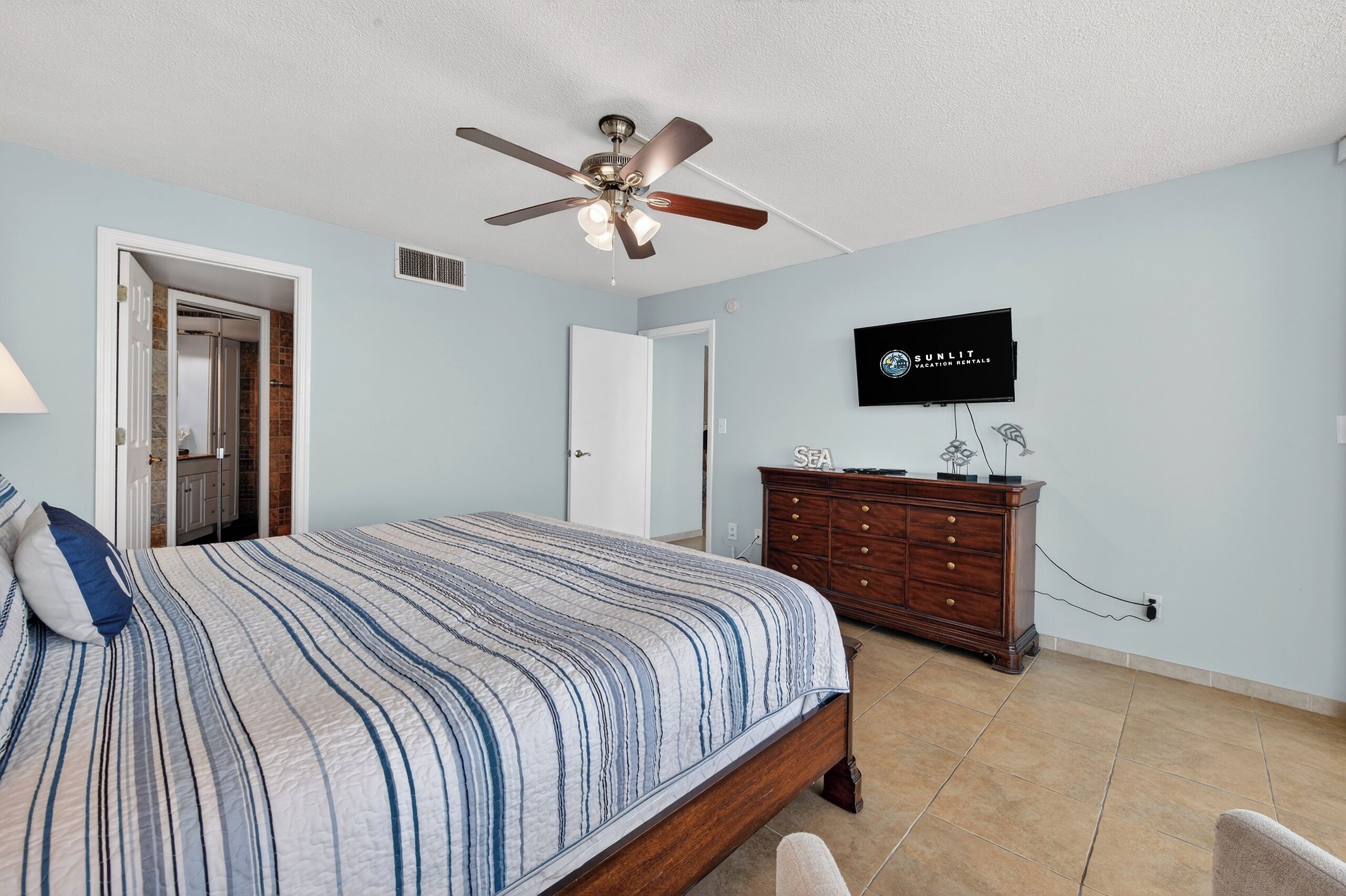 2 多间卧室、熨斗/熨衣板、免费 WiFi、床单