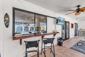 Dining - Riverfront Escape with Pool, Tiki Hut & Gulf Access Fun - Villa Kai Malie - Roelens (Cape Coral)