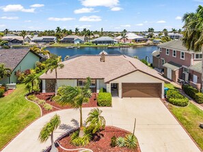 Exterior - Riverfront Escape with Pool, Tiki Hut & Gulf Access Fun - Villa Kai Malie - Roelens (Cape Coral)