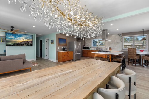 Spacious 4-bedroom Ranch Cape May Oasis Master Spa Hot Tub