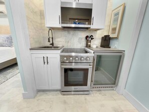 Microwave, oven, stovetop, dishwasher - Two Story Carriage House, 2 Bedroom on the Edge of Rosemary Tennis Courts (Rosemary Beach)