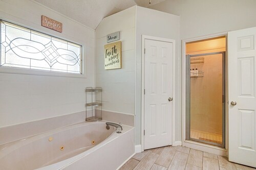 Fire Pit • BBQ Patio • Kids Playground • Sleeps 12