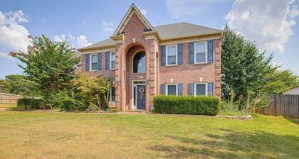 Fire Pit • BBQ Patio • Kids Playground • Sleeps 12