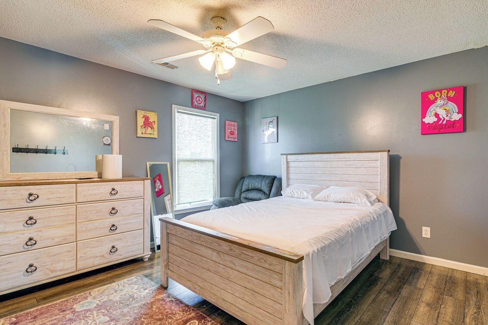 Fer et planche à repasser, Wi-Fi gratuit, draps fournis