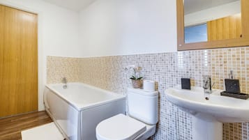 Apartamento, 2 quartos, acessível | Banheiro