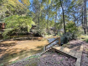 Property grounds - Four Seasons Mountain Escape - Riverfront | Pet Friendly | Hot Tub (Blue Ridge)