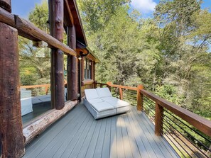 Terrace/patio - Four Seasons Mountain Escape - Riverfront | Pet Friendly | Hot Tub (Blue Ridge)