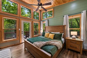 4 bedrooms, iron/ironing board, free WiFi, bed sheets - Appletree Lodge - NEW! Pet Friendly | Hot Tub | Game Room (Blue Ridge)
