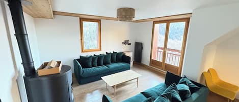Smart TV, fireplace, DVD player, foosball