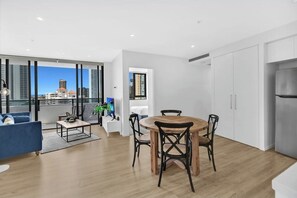 Interior - Modern 2BR Walking Distance to Beach with Parking (Surfers Paradise)