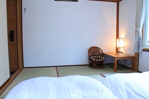 Chambre double de style japonais, plusieurs lits, non-fumeur, vue cour intérieure