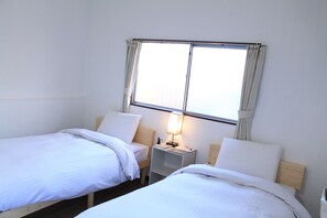 Basic Twin Room, Courtyard View | Laptop workspace, free WiFi - SainoYado Tsukiya (Yamanakako)