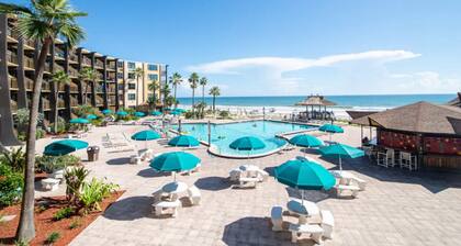 NEW Amazing Ocean Front Retreat in Daytona Beach!