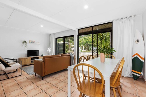 Pet-Friendly Coastal Retreat | Walk to Beach | Outdoor shower