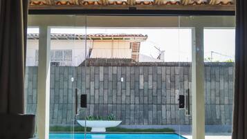 Standard-Dreibettzimmer, Poolblick | Ausblick vom Zimmer