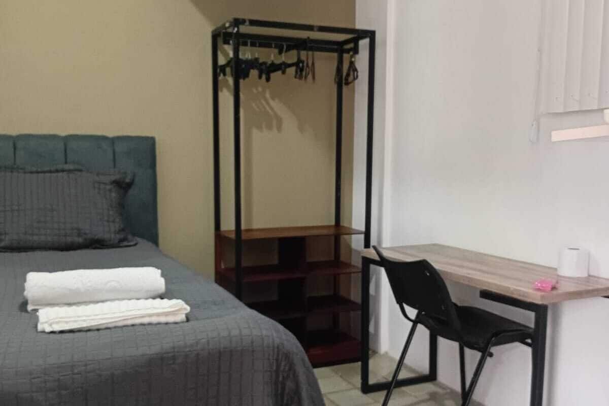 Phòng cơ bản | Bàn, khu vực làm việc phù hợp cho laptop