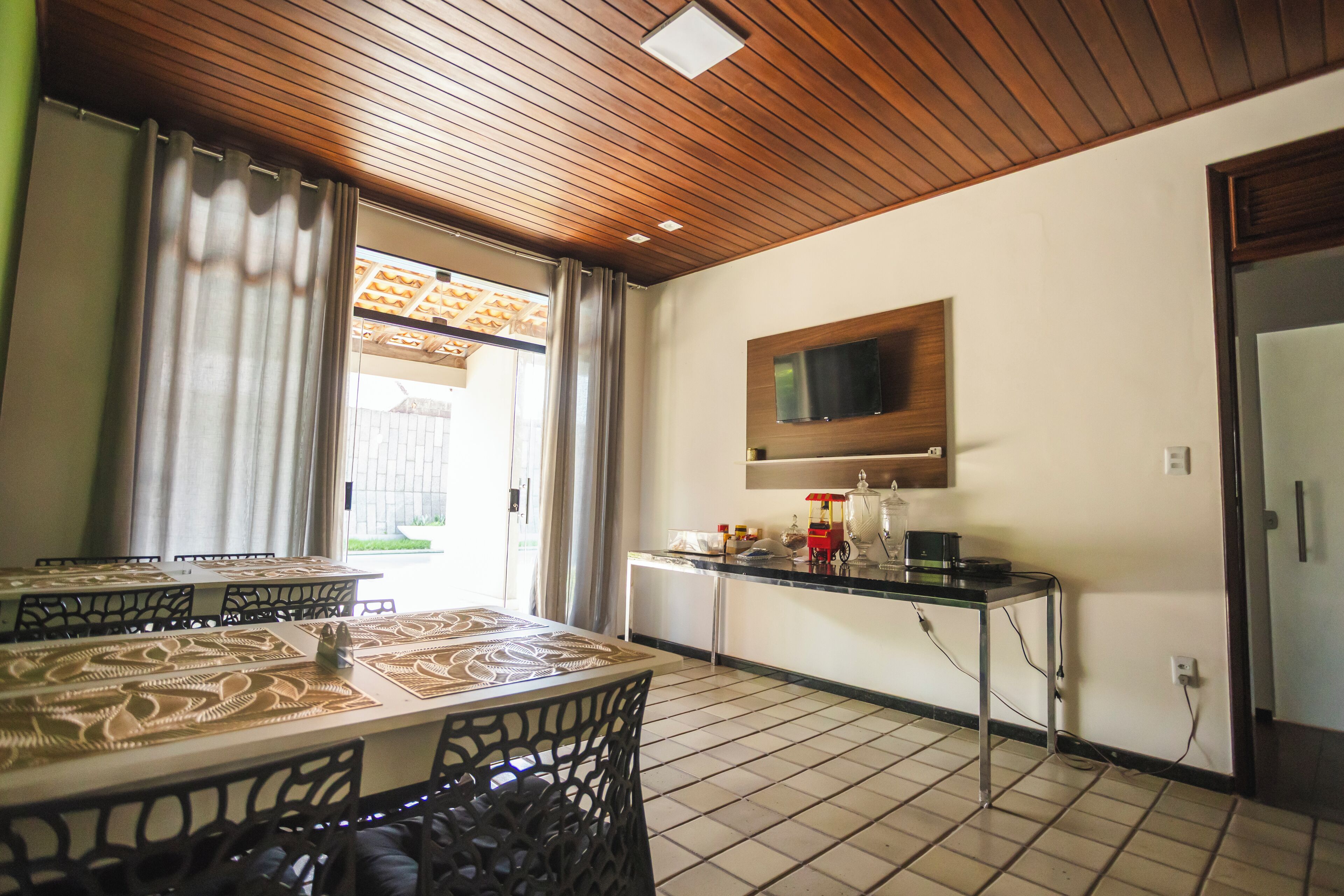 Ilmainen päivittäinen itsepalveluaamiainen 