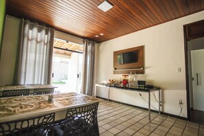 Café da manhã self-service grátis todos os dias