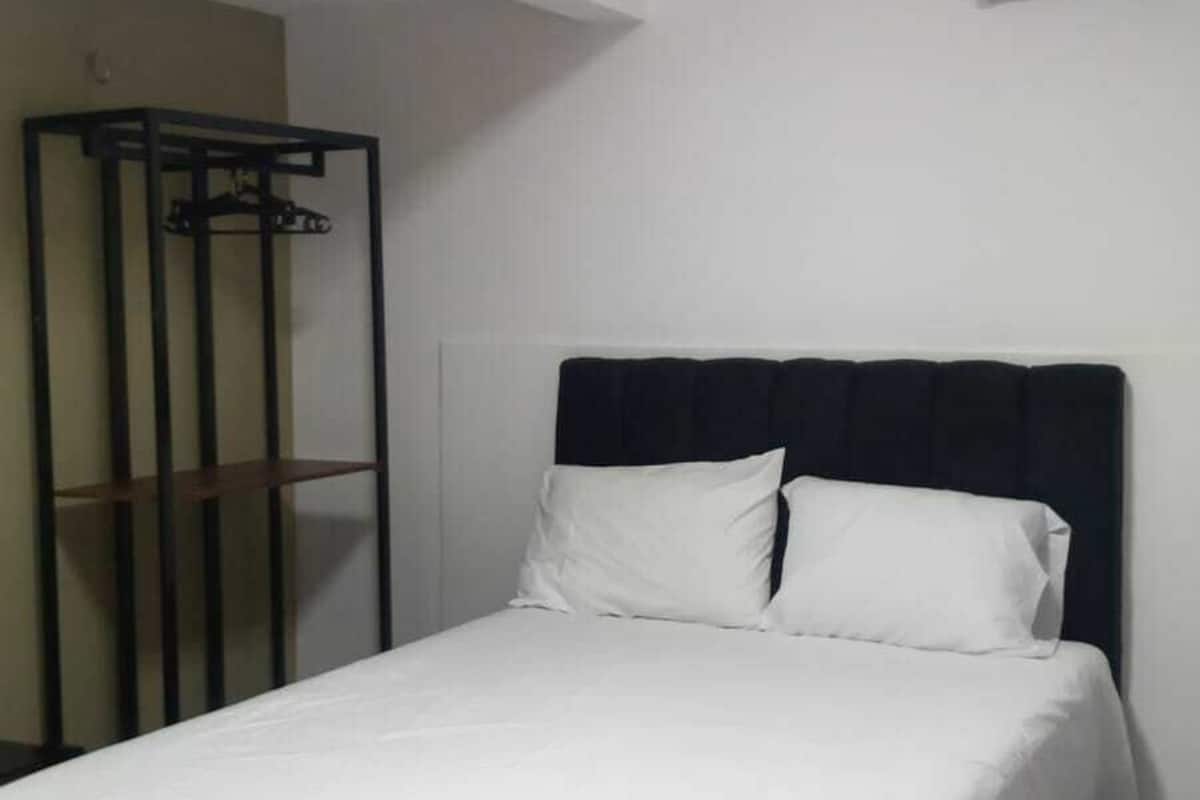 Basic Room | Desk, laptop workspace, free WiFi, bed sheets