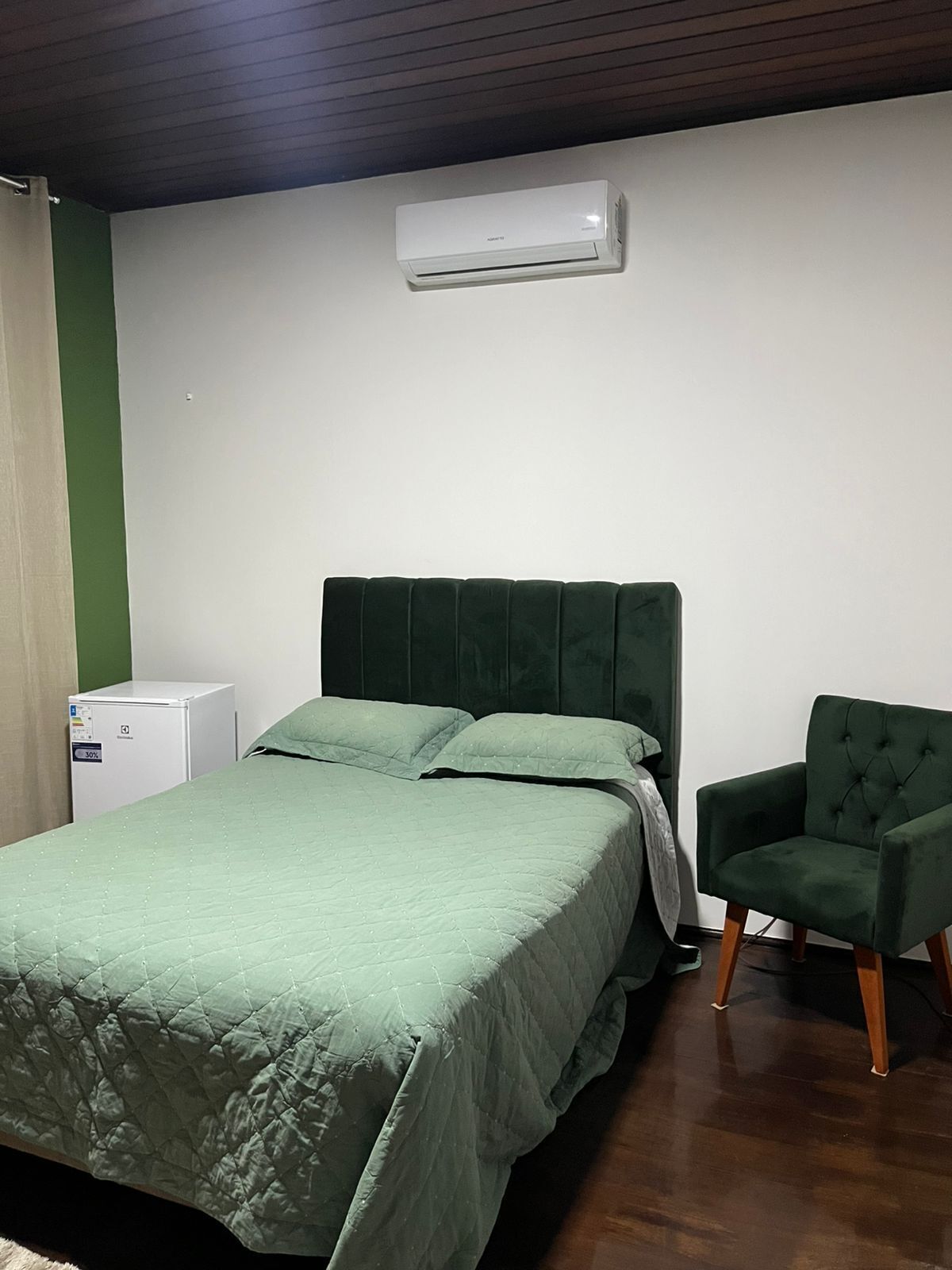 Standaard Twin kamer | Een bureau, een laptopwerkplek, gratis wifi