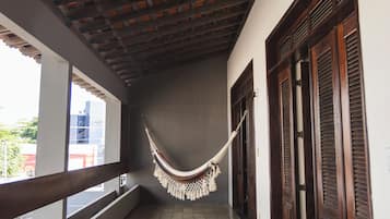 Family Quadruple Room, Courtyard View | Lanai