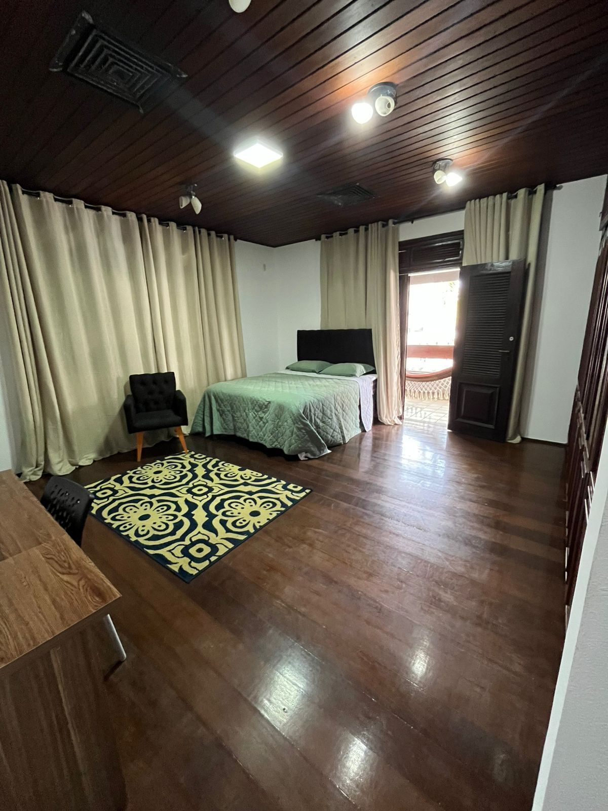 Standaard Twin kamer | Een bureau, een laptopwerkplek, gratis wifi