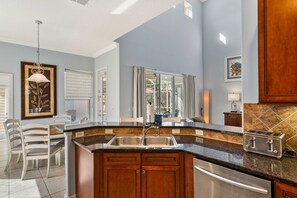 Fridge, microwave, dishwasher - Magic Moments Getaway (Kissimmee)