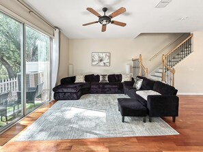 Smart TV - Sweet Escape 3BR Townhome, Pool, Lake & 15 Min to Disney (Kissimmee)