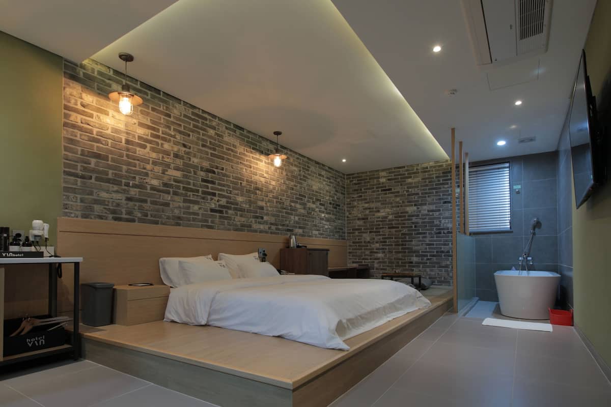 Deluxe Double Room | Free WiFi