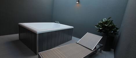 Bañera de hidromasaje interior