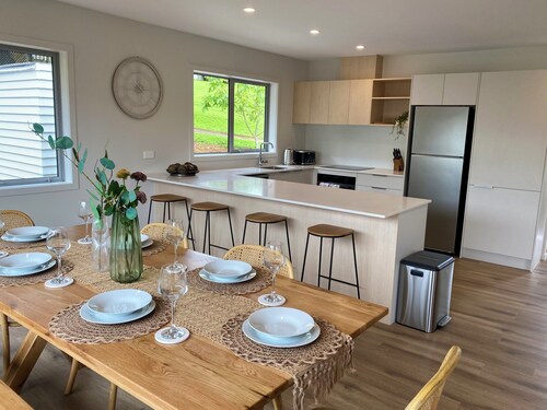 Modern Rotorua Haven