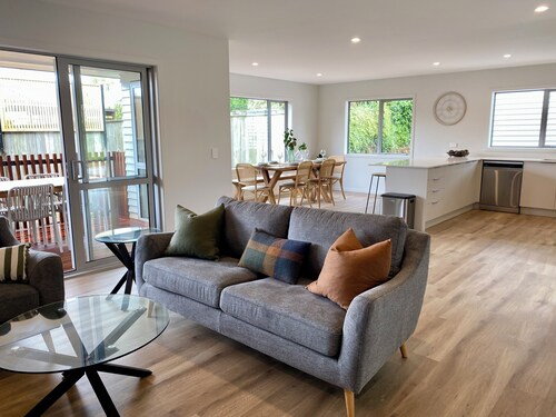 Modern Rotorua Haven
