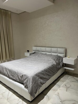 2 quartos, Wi-Fi de cortesia, roupa de cama