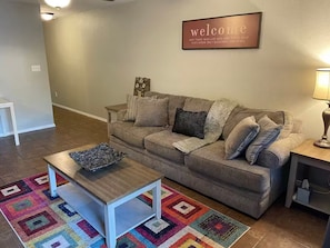 Smart TV - Cozy Pet-Friendly 3BR Duplex with Fast WiFi only Minutes to Casino (Fort Smith)